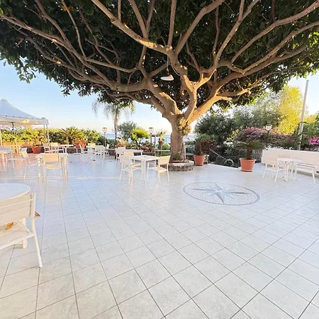 Hotel Maronti