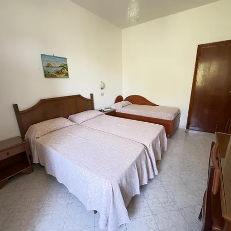 Maronti Hotel 3*