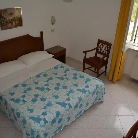 Maronti Hotel 3*