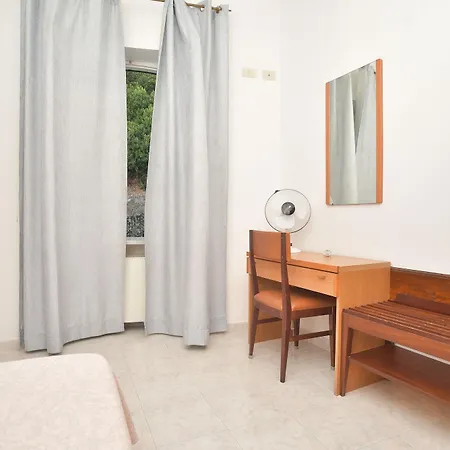 Maronti Hotel 3*