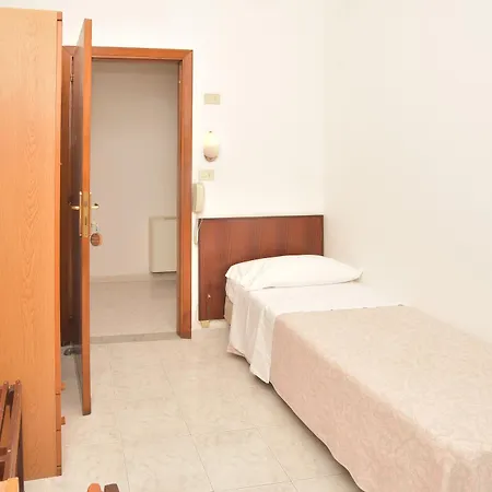 Hotel Maronti 3*
