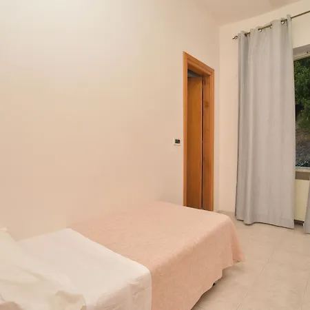 Maronti Hotel 3*