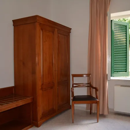 Maronti Hotel
