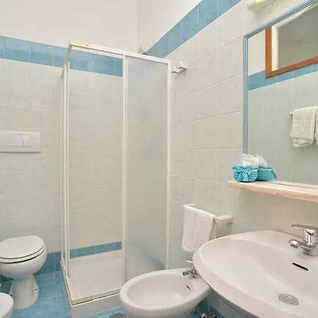 Maronti Hotel 3*