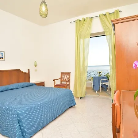 Maronti Hotel
