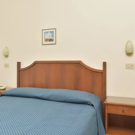 Hotel Maronti 3*