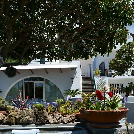 Maronti Hotel 3*