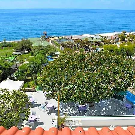 Hotel Maronti 3*
