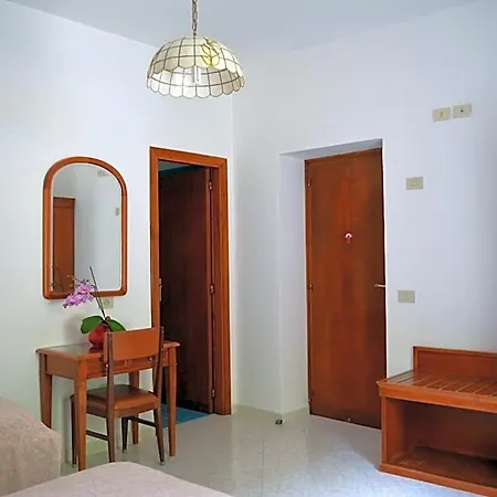 Maronti Hotel 3*