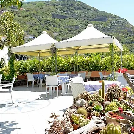 Hotel Maronti 3*
