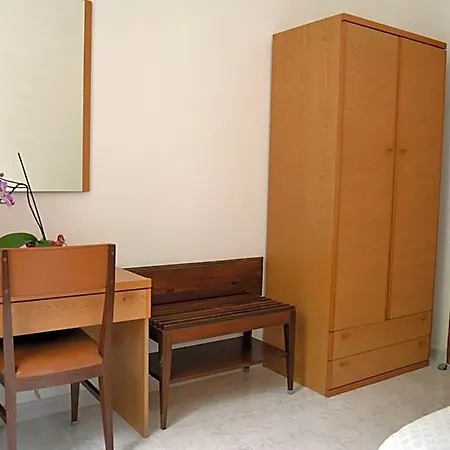 Maronti Hotel 3*