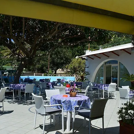 Maronti Hotel 3*