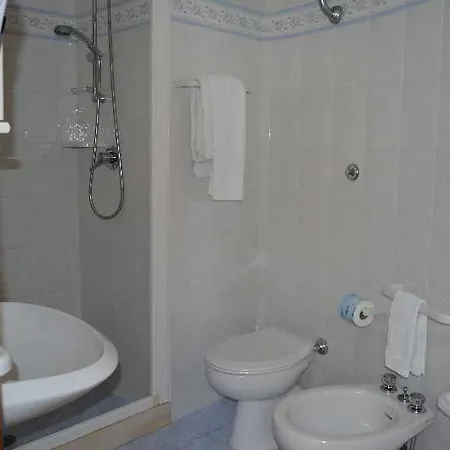 Maronti Hotel 3*