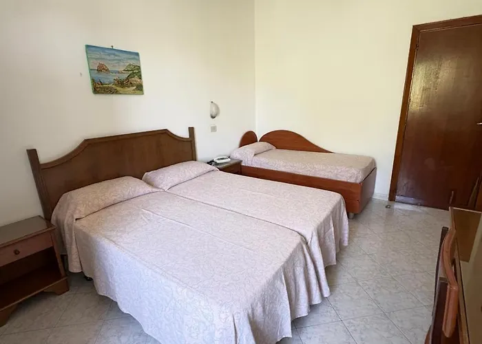 Maronti Hotel 3*