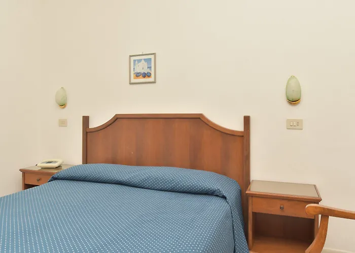 Hotel Maronti 3*