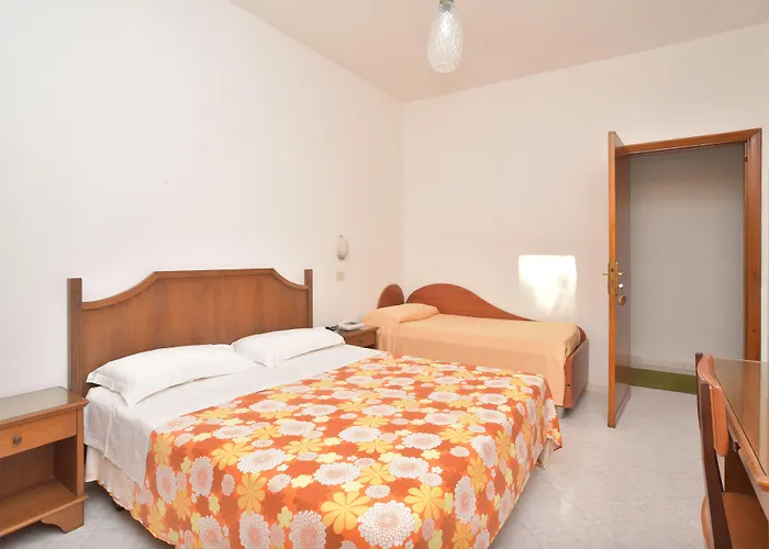 Maronti Hotel 3*