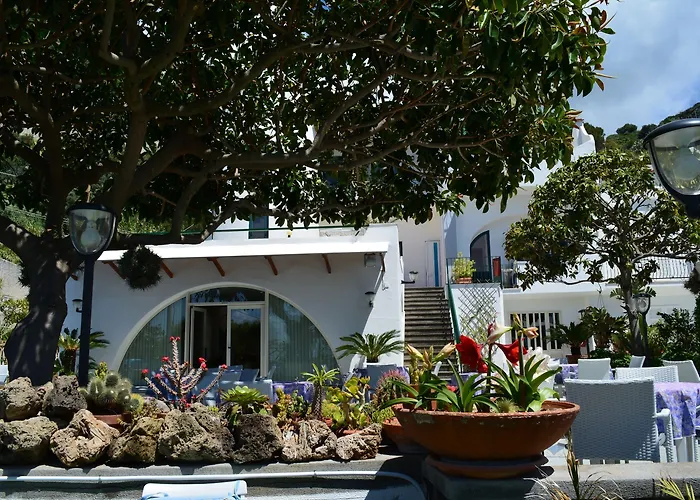 Maronti Hotel 3*