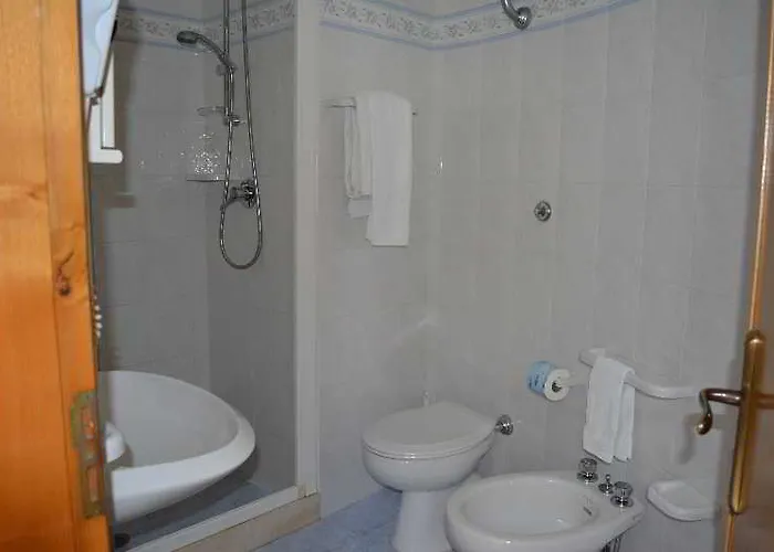 Maronti Hotel 3*