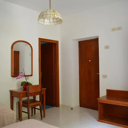 Maronti 호텔 바라노디스키아